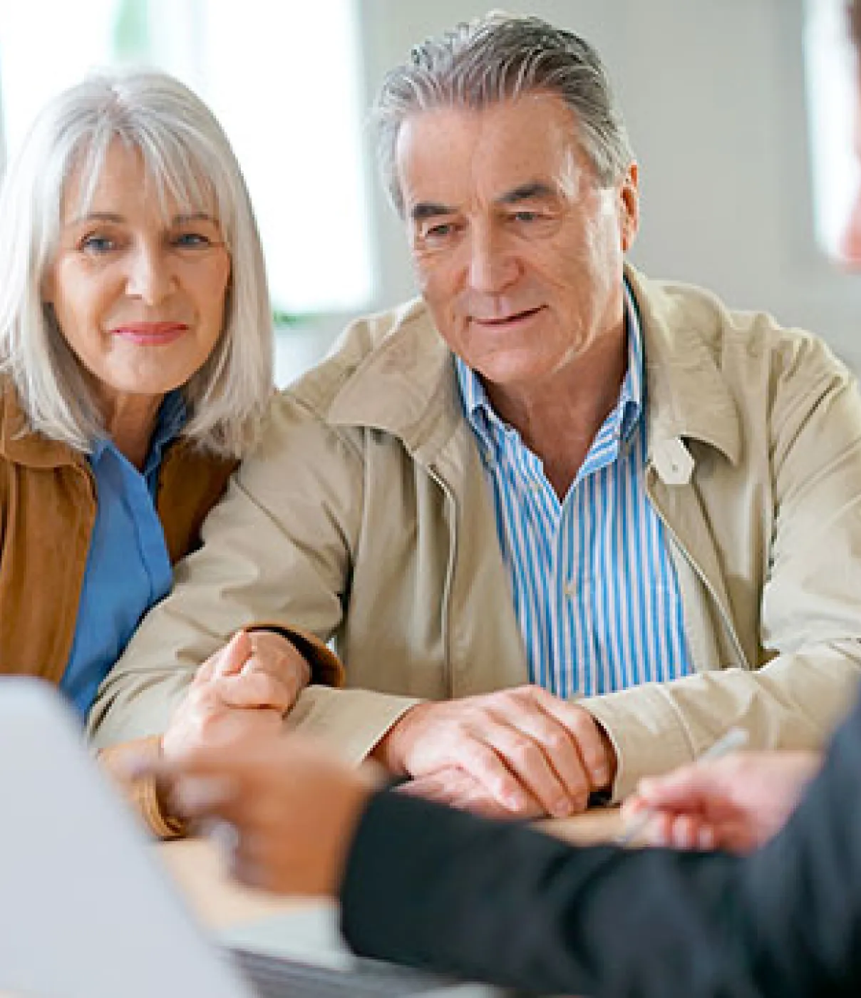 Image 7: senior couple in an appointment