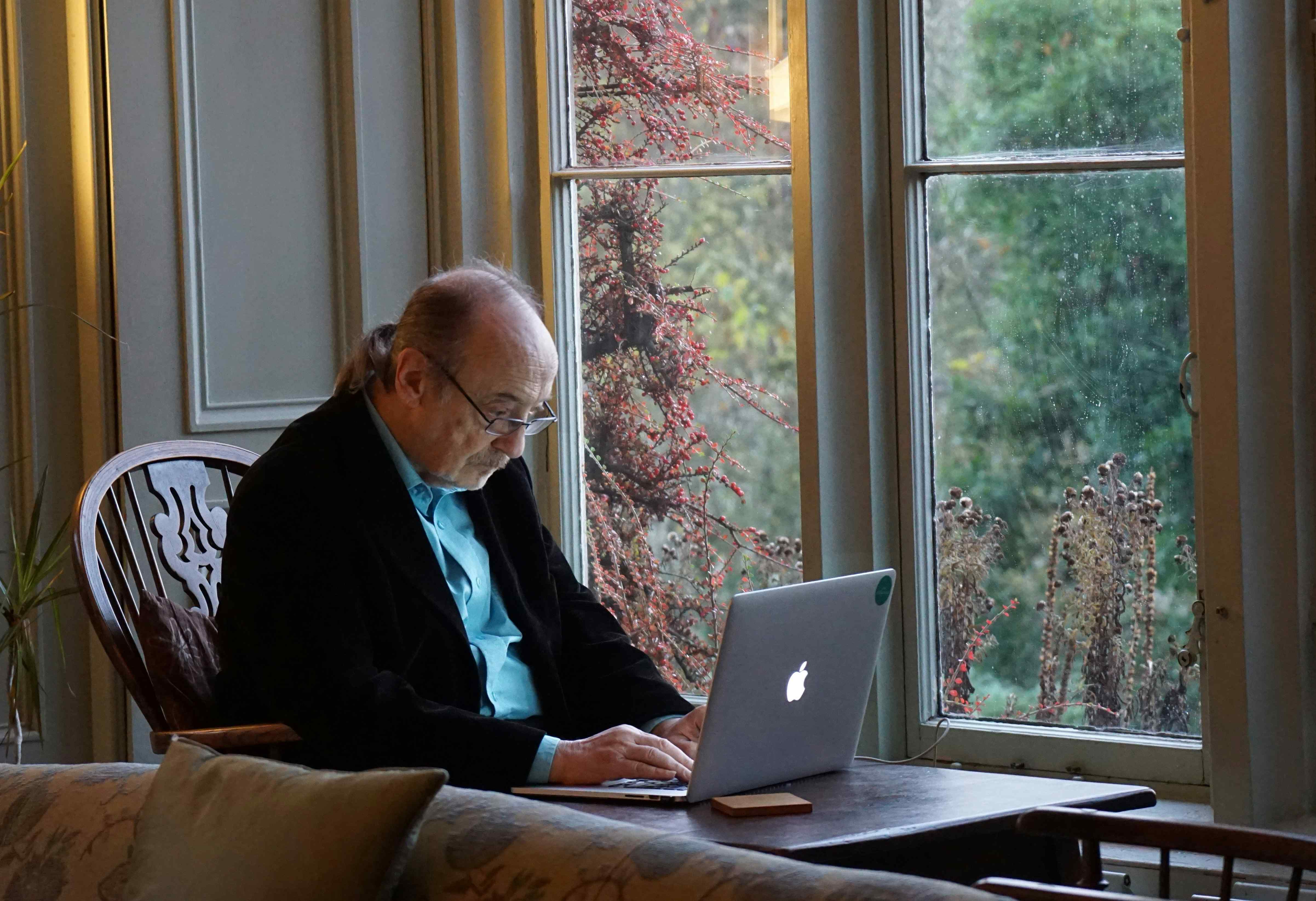 What to Look For When Hiring a Caregiver?