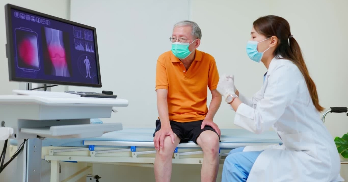 What Causes Knee Pain in Old Age?
